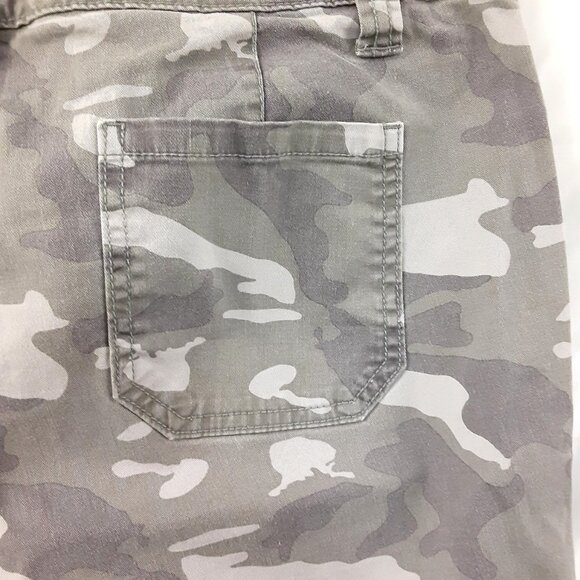 Faded Glory Womans Camo Jeans Size 12 Pockets Outdoor Camping Skinny Mid Rise - Picture 3 of 8